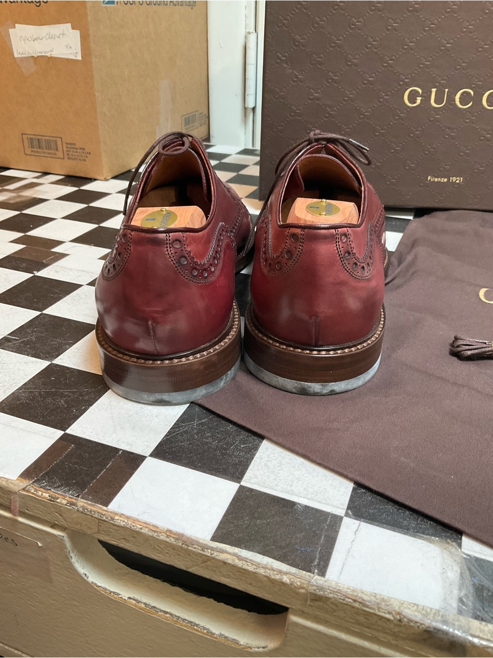 Gucci Men’s Bordeaux Leather Wingtip Oxfords - Picture 6 of 12